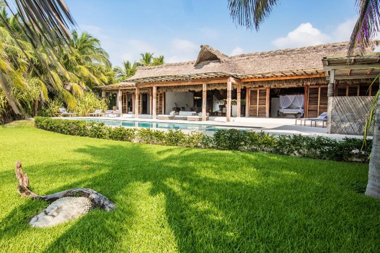 Oceanfront Casa Rhino - Bed and Breakfast Paso Hondo