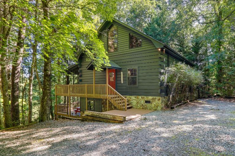 Luxe Fightingtown Creek Cabin: 2 King Suites & Spa - B&B Epworth