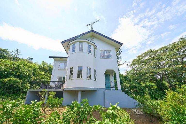 Suite Villa Izukogen Mikanno-Hanasaku-Shiroiie - Ferienwohnung Itō
