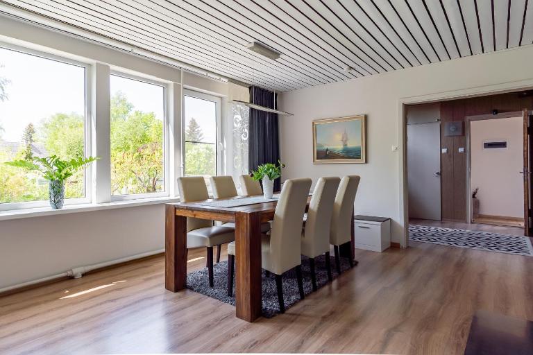 Fantastic 170m2 Villa with a big garden - Bed and Breakfast Pärnu