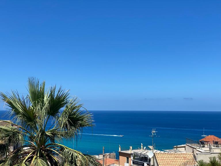 Holiday House Nuvola TROPEA CENTRO WIFI PARKING - Chambres d'hôtes Tropea
