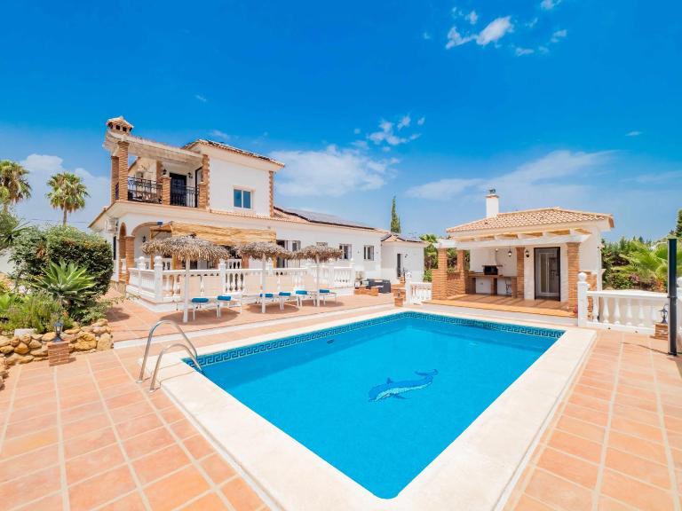 Villa Blanca Málaga - Private Villa - Heated Pool - Bed and Breakfast Alhaurín de la Torre