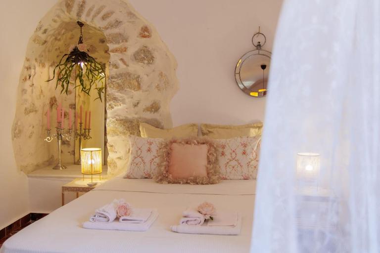 Iliana's house - spacious cave house in the center of Areopolis - B&B Areópoli