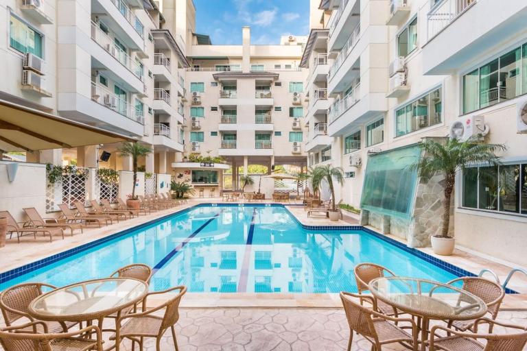 Flat com Piscina Térmica no Bombinhas Summer Beach - Ferienwohnung Pombas