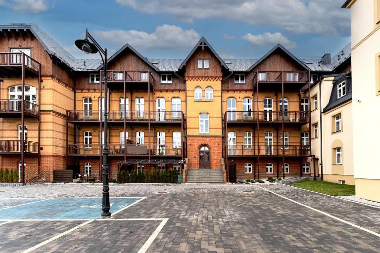 Apartament Inspirujący - z prywatnym monitorowanym parkingiem - 4 osobowy - Space Apart - B&B Jelenia Góra