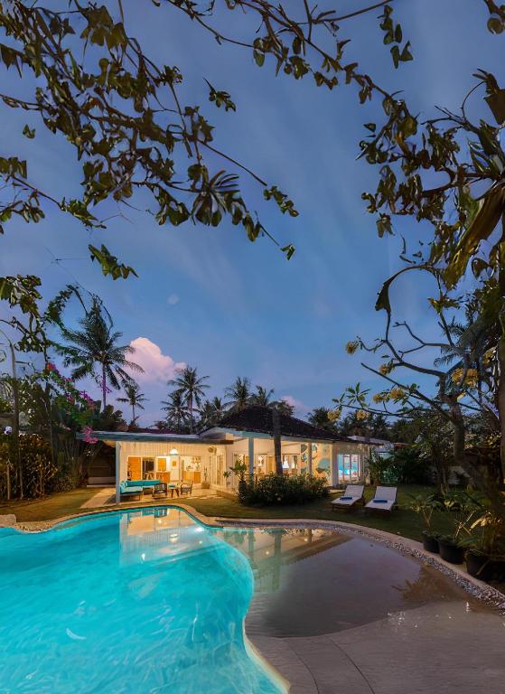Secret Haven Cozy 3 Bedroom Private Pool Villa - B&B Gili Trawangan