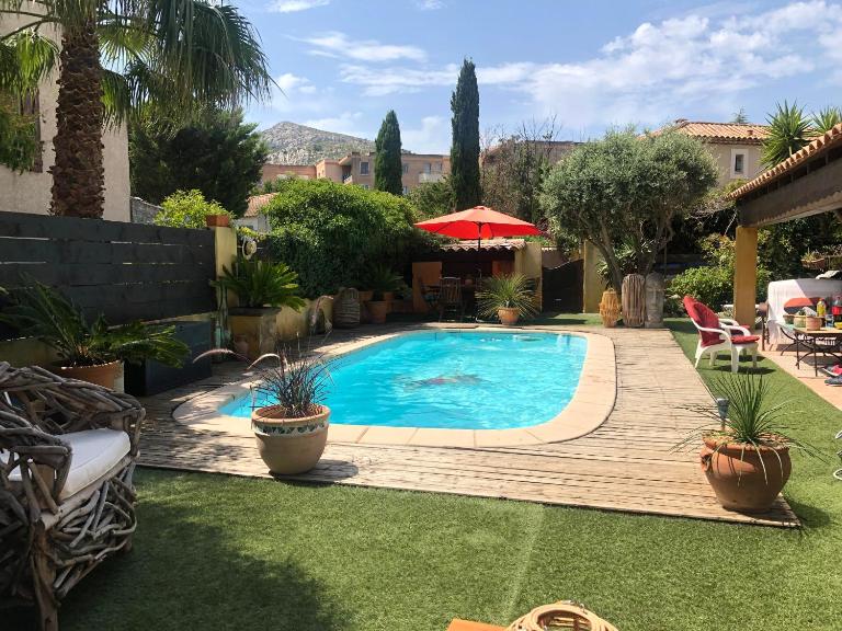chez Guy - Bed and Breakfast Marseille