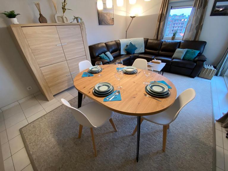 Vakantieappartement Oostende met privéparking - Chambres d'hôtes Ostende