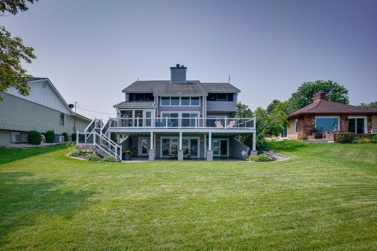 Lakefront Syracuse Home w/ Deck & Private Dock! - B&B Syracuse