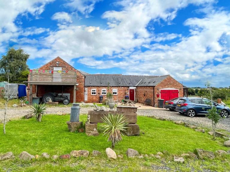 Starshinezzz - Large Farmhouse County Durham - B&B Trimdon Grange