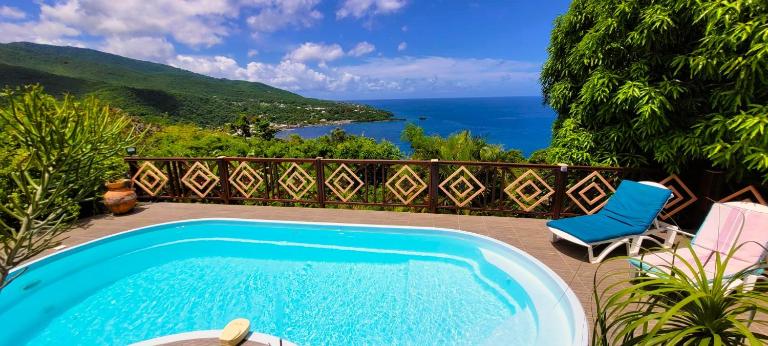 VILLA TI'ROUCOU 3 étoiles - vue mer et piscine privée sans vis à vis - Ferienwohnung Village