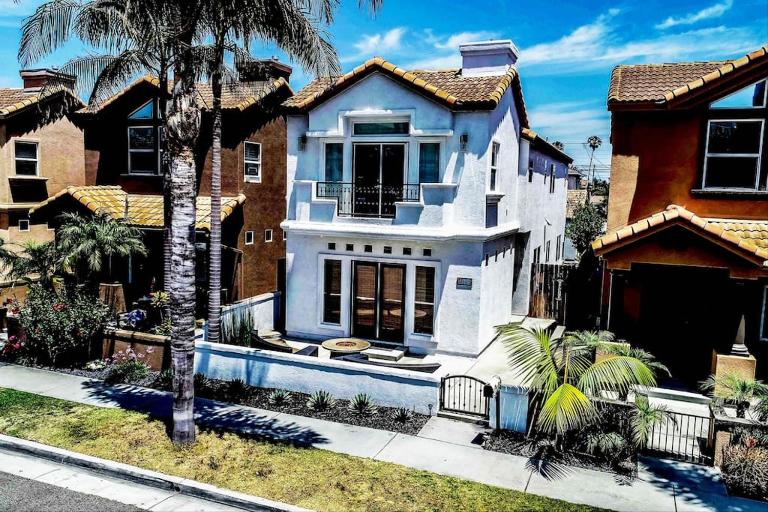 The White Beach House of Huntington - B&B Huntington Beach