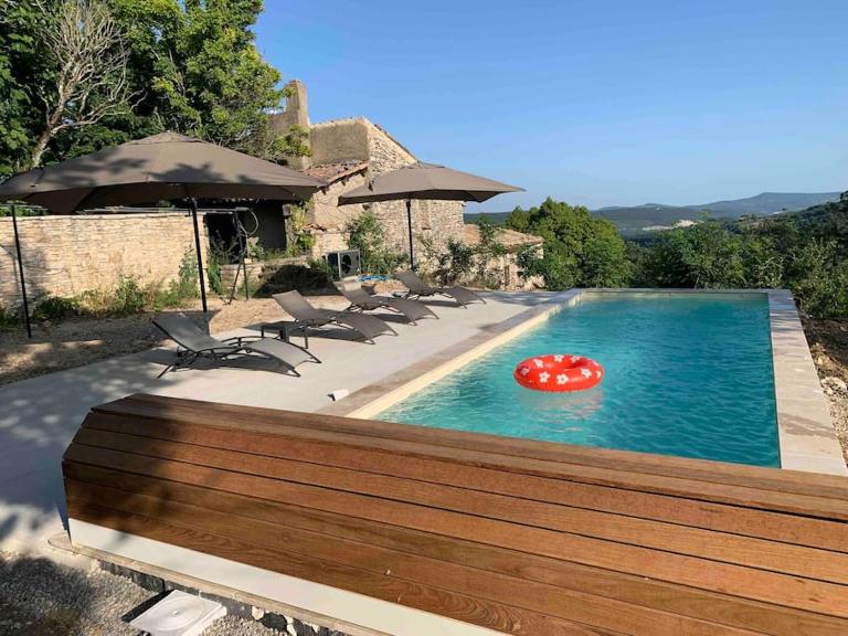 Provencal farmhous Lubéron, swimming pool - Bed and Breakfast Revest-des-Brousses