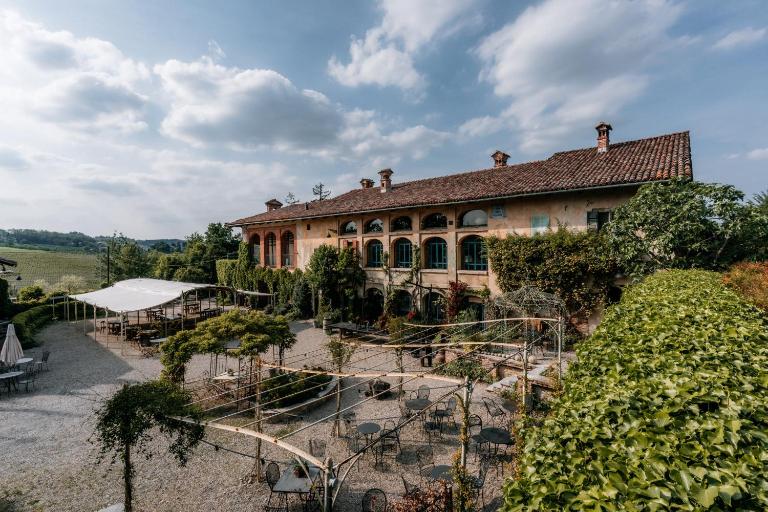 Borgo Casa Scaparone - B&B Alba