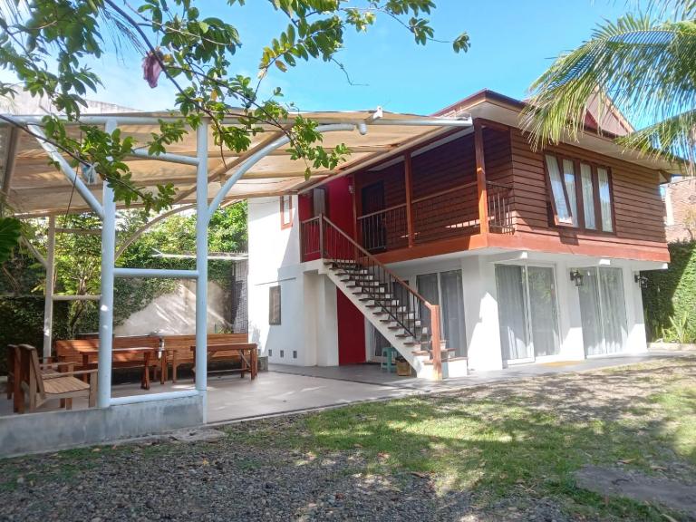 Banda Aceh Batoh Homestay - private - fits up to 8 persons - Bed and Breakfast Banda Atjeh