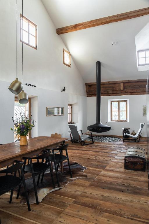 Ein Kraftort und architektonisches Juwel - Ferienwohnung Ardez