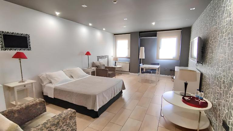 Apartahotel Comforsuite - B&B Boecillo