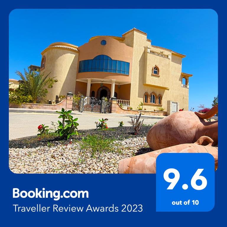 Luxury Seafront Pool Villa - 3 Stories & Roof floor - All Master Bedrooms - B&B Hurgada