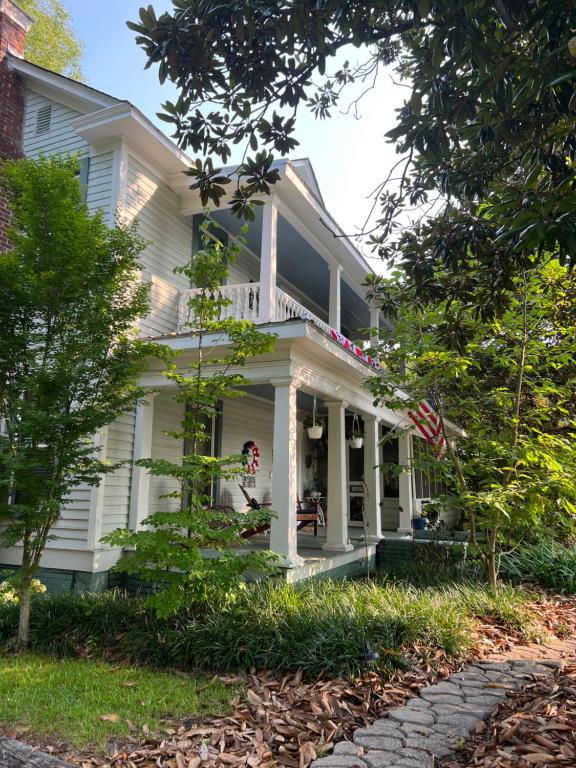 Magnolia House & Gardens B&B - B&B Clover