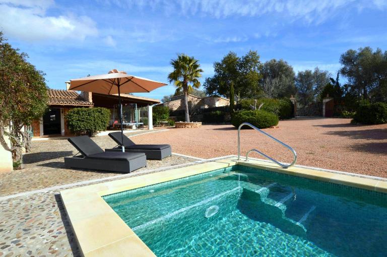 Casa con piscina en bonito entorno Mia - Ferienwohnung Costitx