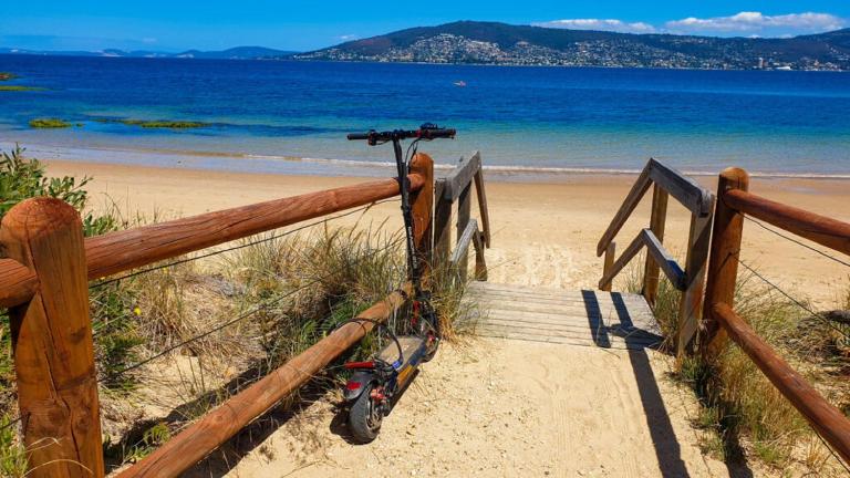 Beach House 3 mins Walk Bellerive Beach, Hobart - B&B Bellerive