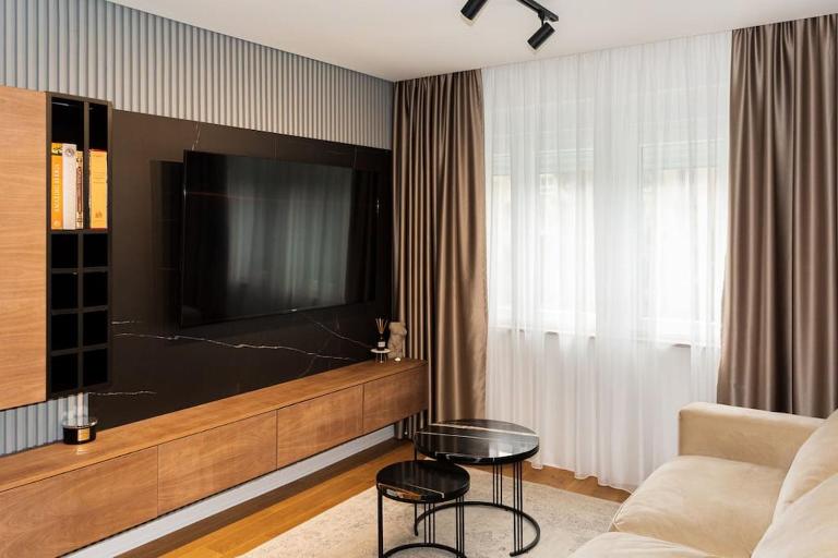 Royalux Kennedy Residences - Bed and Breakfast Tošin Bunar