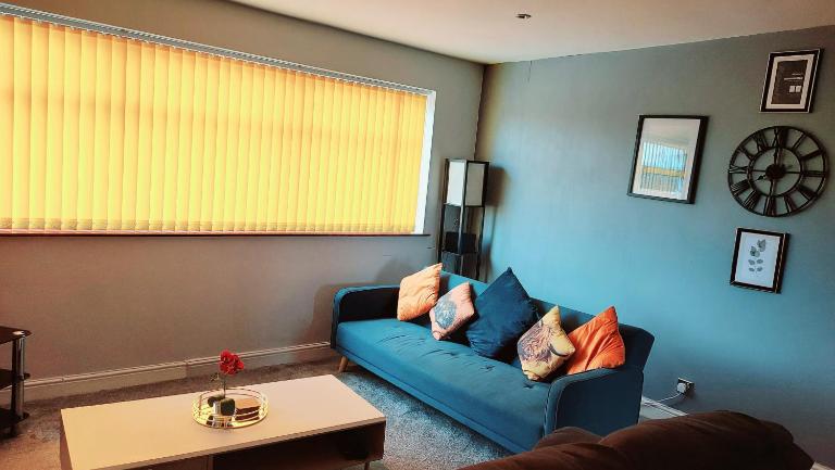 Hilltop Place Suites 3 Bedrooms 4 beds for CONTRACTORS with FREE PARKING FOR VANS - B&B Doncaster