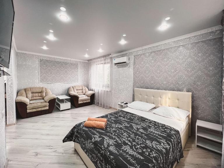 НЕФЕРТИТИ Апартаменты 1-ком в центре - Bed and Breakfast Petropavl