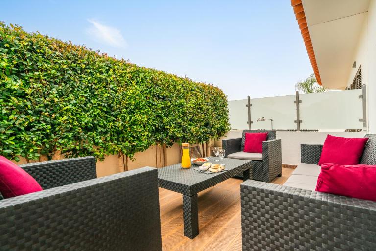 Sunshine Holiday House - Ferienwohnung Quarteira
