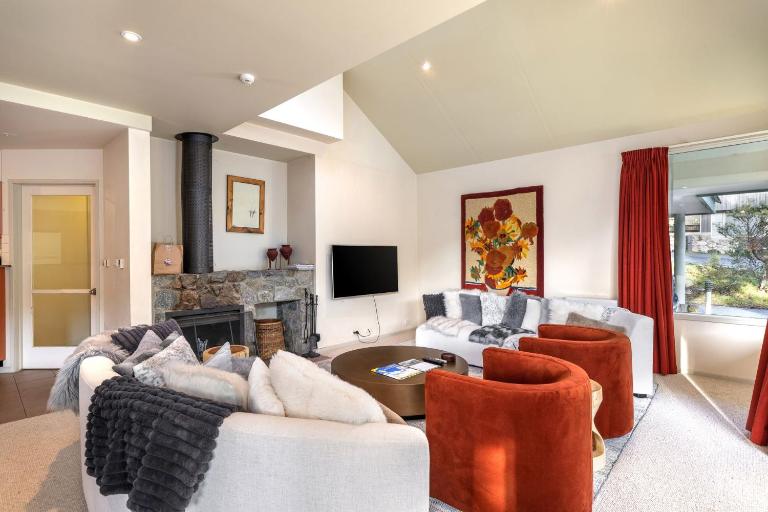 Aspect 5 Chalet a stones throw from all Thredbo has to offer - B&B Thredbo