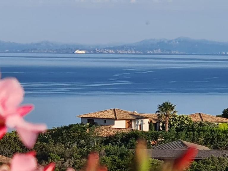 villa CASA TOTTI vue mer avec piscine - B&B Porto Vecchio
