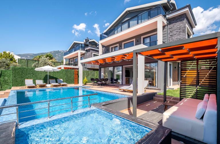 luxurylifevillas 1-2-3-4 - Bed and Breakfast Fethiye