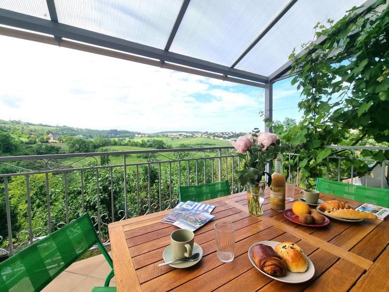 Charmant appartement avec terrasse lumineuse à St-Etienne - FR-1-496-287 - Ferienwohnung Saint-Genest-Lerpt