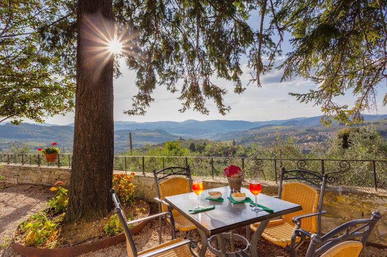 ISA-Farmhouse with swimming-pool in Chianti-area in the middle of Tuscan nature - B&B Pelago