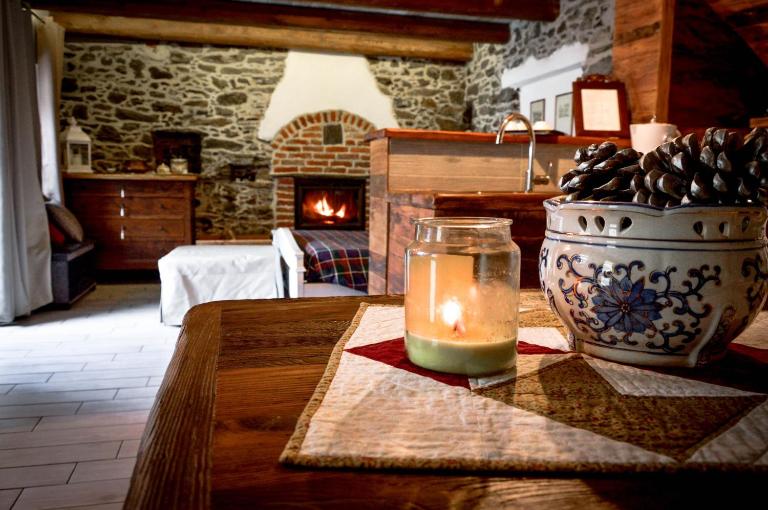 Chalet in pietra e legno con caminetto - Ferienwohnung Inverso Pinasca
