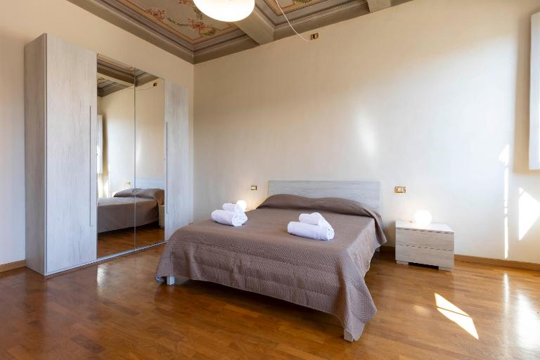 Santo Spirito Huge Apartment - B&B Firenze