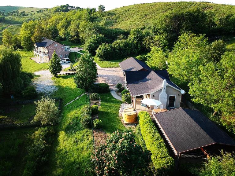 Kingsdale Farm Guest House - Bed and Breakfast Jásd