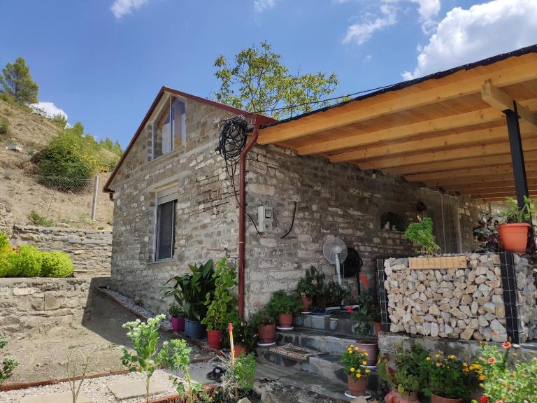 Stone House - Bed and Breakfast Këlcyrë