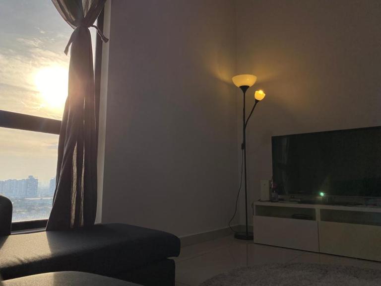 Islamic Santai Santai Homestay - Centrus Soho Cyberjaya - B&B Cyberjaya