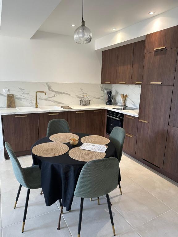 Appartement neuf contemporain - B&B Lourdes