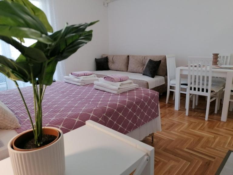 Studio apartman Viktor - Ferienwohnung Trebinje