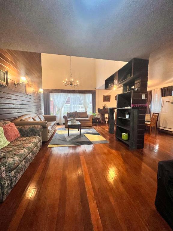Classic, Cozy House for Transient in Baguio City 1 - B&B Baguio