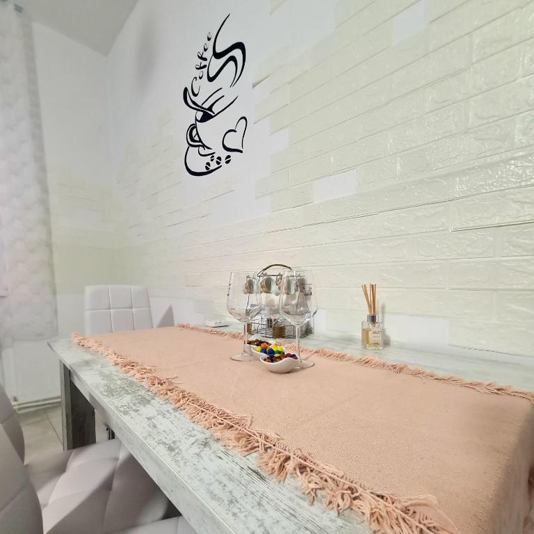 Mural Art Apartament - B&B Petroşani