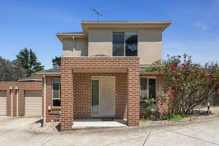 Airport West Stunner by Ready Set Stay - B&B Melbourne