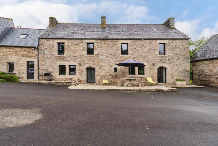 Gîte de Kerduraison - Maison avec grand jardin - B&B Ploumilliau