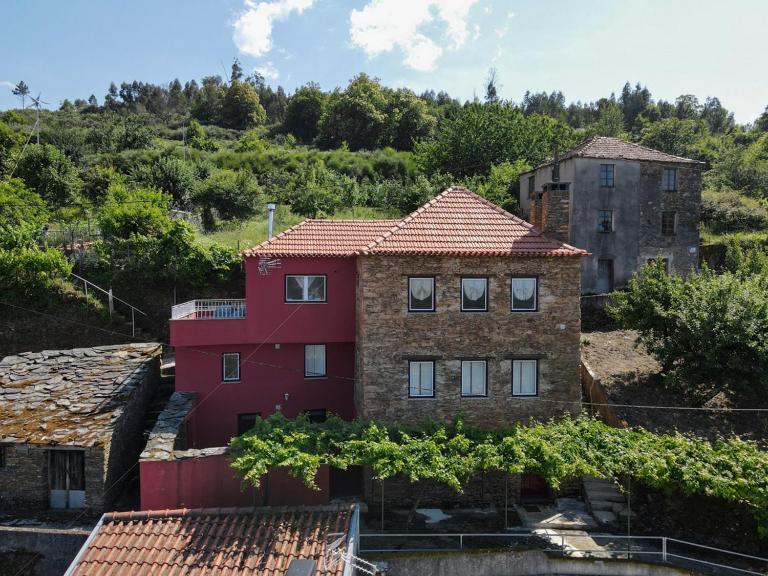 Casa da Avó Emília - Bed and Breakfast Arganil