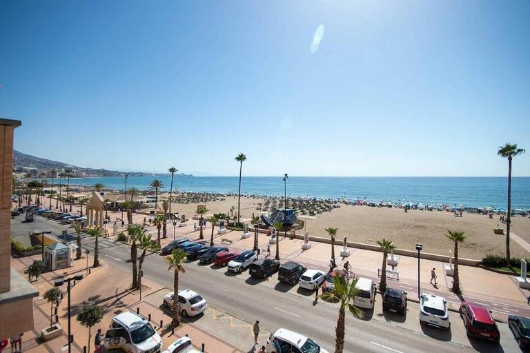 Beachfront apartment Fuengirola - Bed and Breakfast Fuengirola