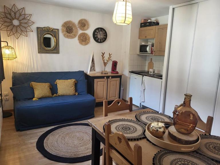 Charmant studio cabine pour 4 personnes face aux pistes à Montgenèvre - FR-1-266-98 - B&B Montgenèvre