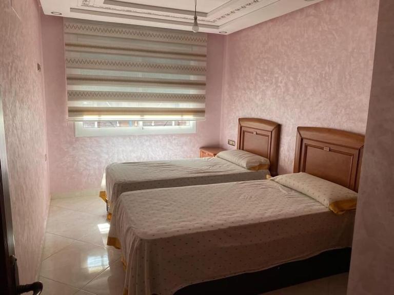 Belle appartement au 1er étage avec climatisation, ascenseur, ADSl, etc à Nador-Neuf - B&B Nador