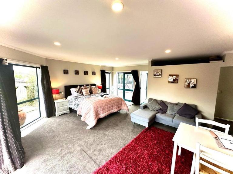 Observation Guest Suite - B&B Paraparaumu